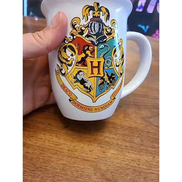 Harry Potter Coffee Tea Hot Cocoa Mug Hogwarts School Crest Ceramic Cup 16 OZ - Picture 3 of 6